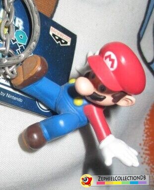 Super Mario Galaxy Flying Kick Mario Figure Keychain